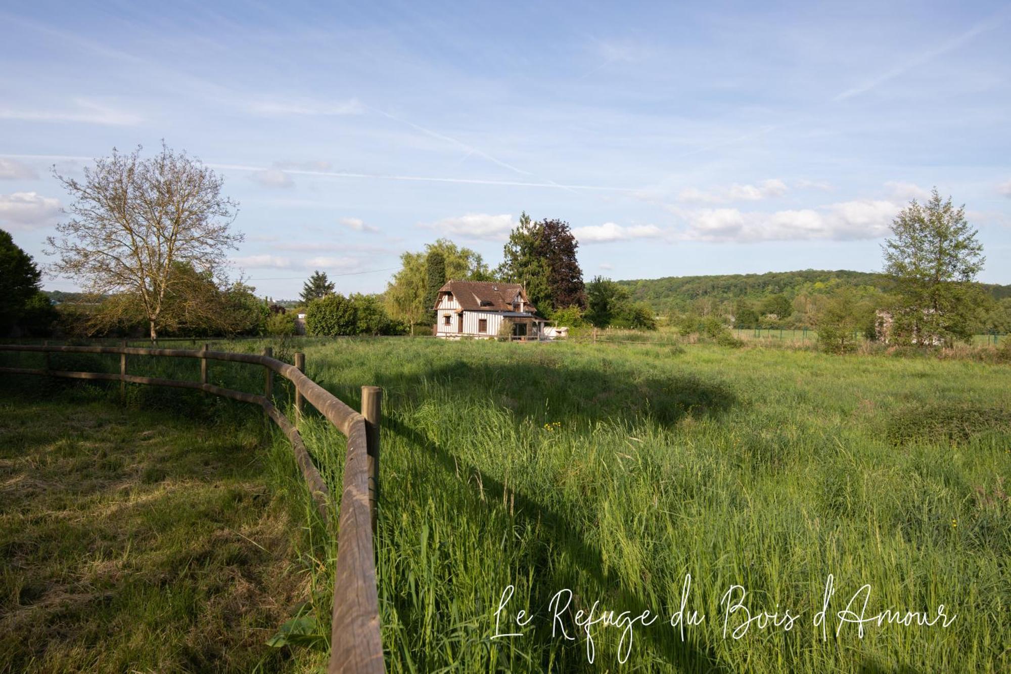 Le Refuge Du Bois D'Amour Arnieres-sur-Iton Exterior foto